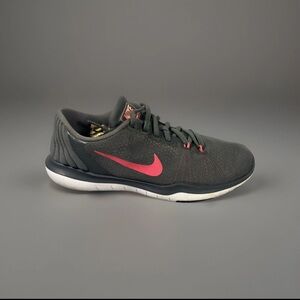 Nike Training Flex Supreme TR5 Flywire Women’s 7.5 Gray Hot Punch Running Shoes